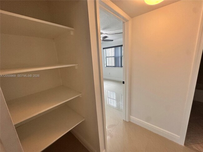 Building Photo - 10425 SW 112th Ave