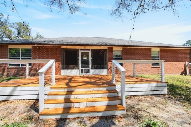 Building Photo - 1249 Northview Dr