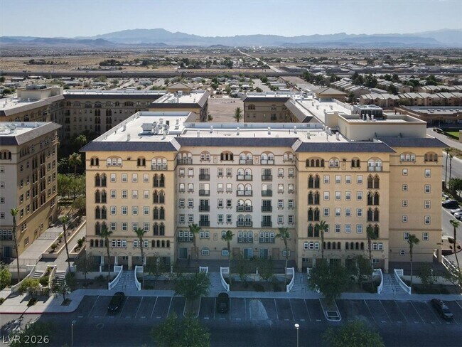 Building Photo - 2405 W Serene Ave