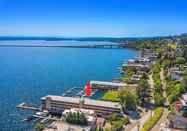 Building Photo - 334 Lakeside Ave S