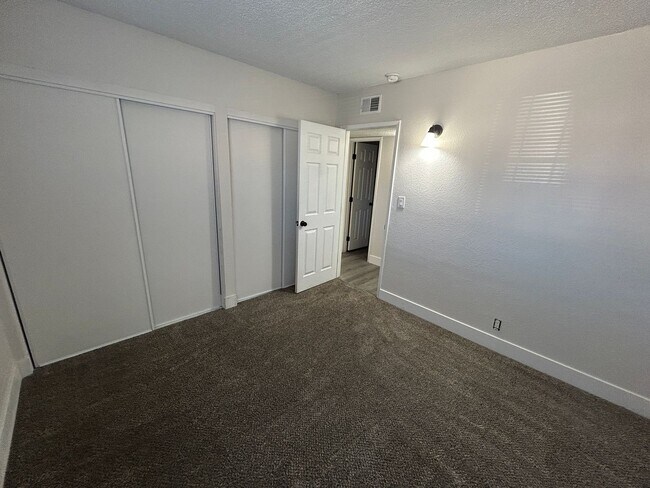 Building Photo - Single story home recently remodeled and centrally located.