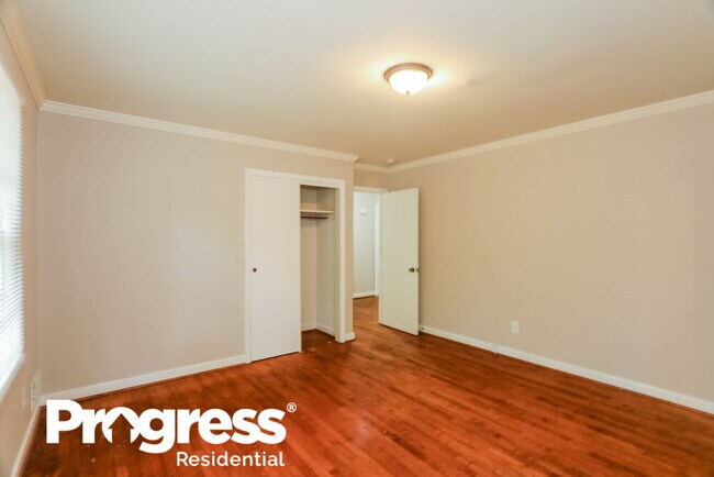 Building Photo - 1201 Monterey Dr