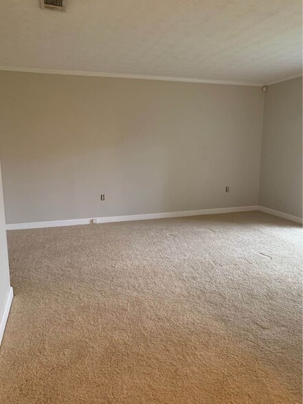 Master bedroom - 5201 ATLANTIC Blvd