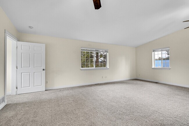 Building Photo - 50 Spruce Dr