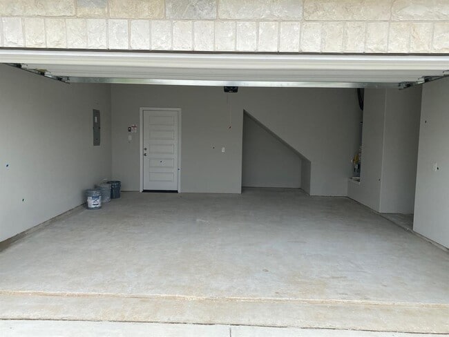 Building Photo - 145 Free Stone Dr