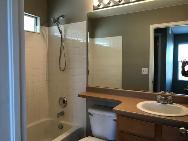 Building Photo - 2232 Brightwater Dr