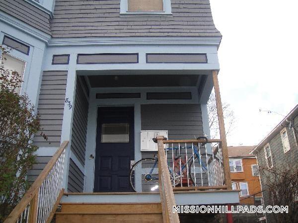 Building Photo - 839 Parker St