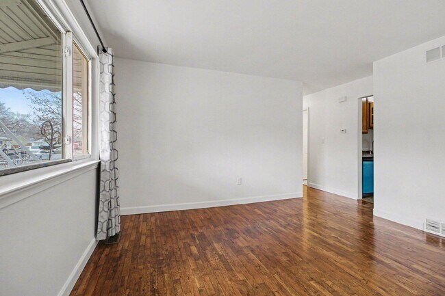 Building Photo - 2329 Brooktree Ct