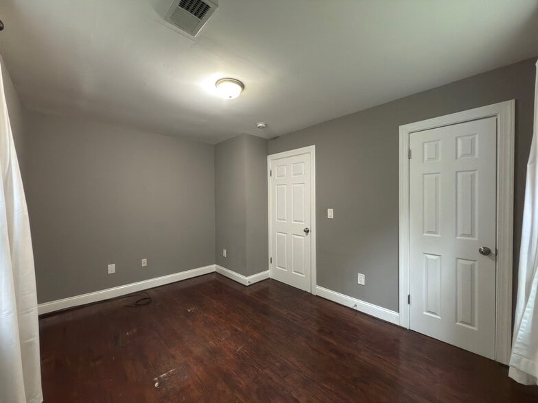 Main III - 4519 Old Branch Ave