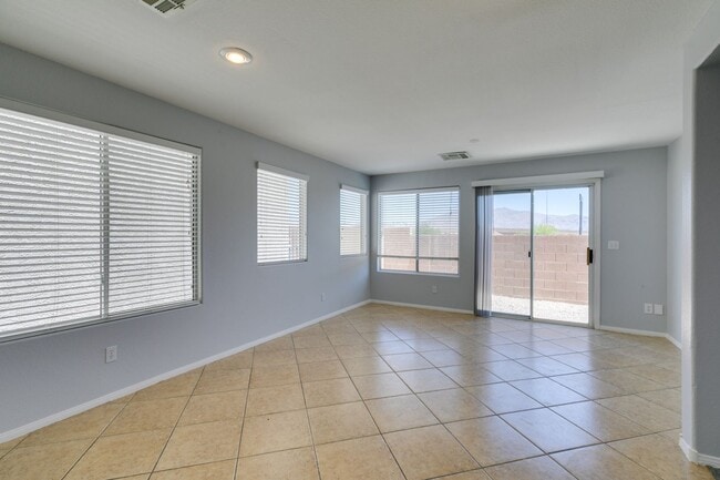 Building Photo - Bright & Spacious Home with Open Layout and Prime Location