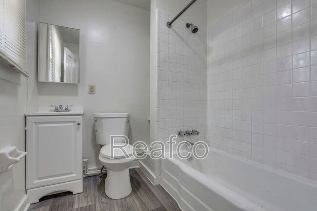 Building Photo - 174 N Princeton Ave