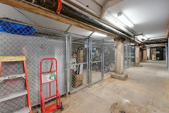 Building Photo - 225 N 4th St