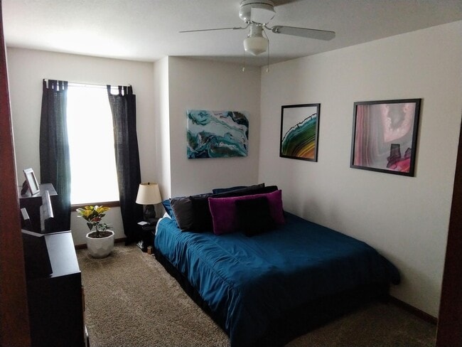 Building Photo - 625 N Wrigley Ln