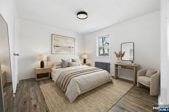 Building Photo - 826 7th St