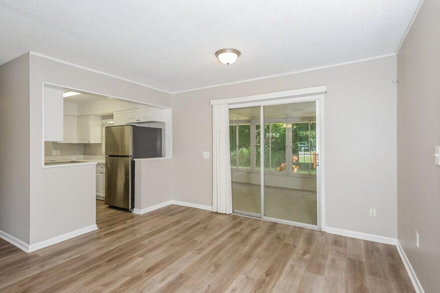 Building Photo - 923 N Grove St