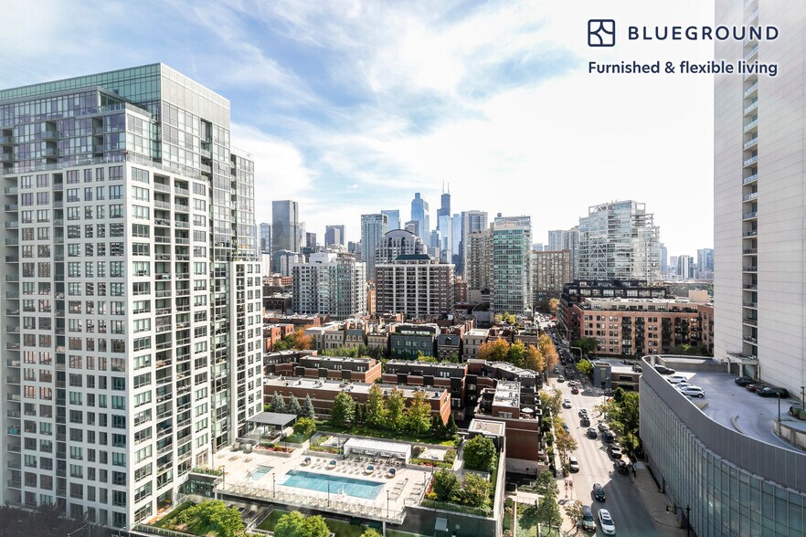 Building Photo - 460 W Chicago Ave