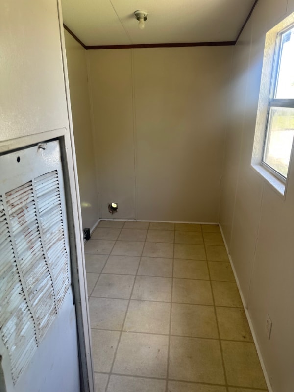 Building Photo - 412 Greenfield Dr