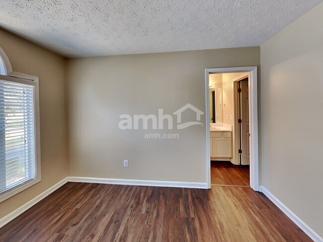 Building Photo - 4810 Lake Park Ter