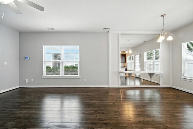 Building Photo - 5440 Safe Harbour Way