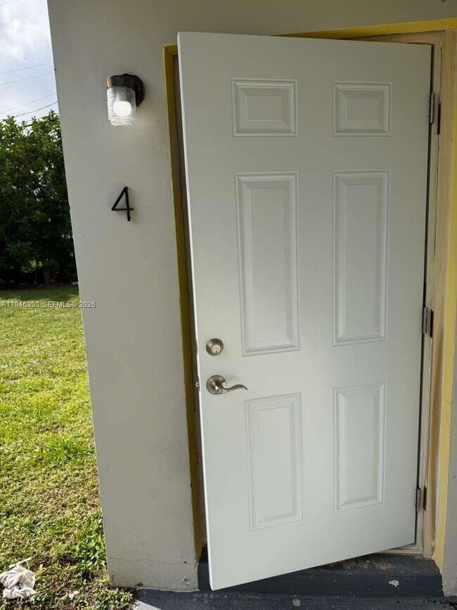 Building Photo - 831 NW 1st Ave