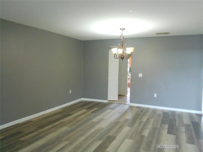 Building Photo - 200 Fish Hawk Dr