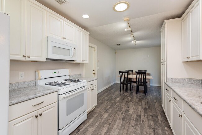 Building Photo - 4885 Santa Rosa Ave