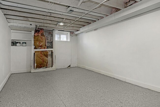 Building Photo - Beautiful Newly Renovated 3 Bedroom with a Large Basement For Rent in Mill Hill District of Balti...