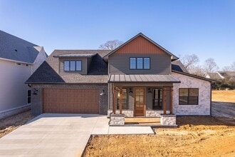 Building Photo - 405 Waggoner Ln