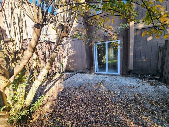 Building Photo - 3106 Bethel Rd