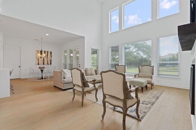 Building Photo - 309 Pear Tree Ln
