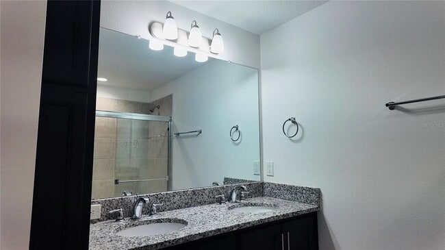 Building Photo - 2916 E 15th Ave