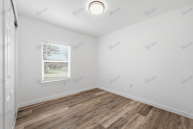 Building Photo - 5901 Farnsworth Ave