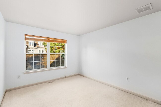 Building Photo - 108 Riverwalk Way