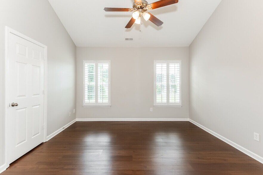 Building Photo - 6216 Sid Crane Dr