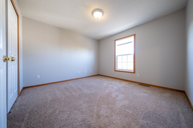 Building Photo - 7929 Stratford Cir N