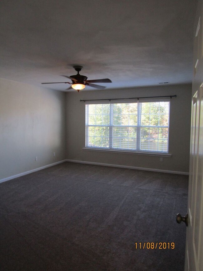 Building Photo - Weeping Cedar Trail