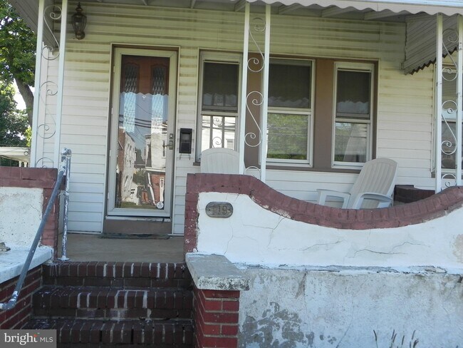 Building Photo - 119 N Forklanding Rd