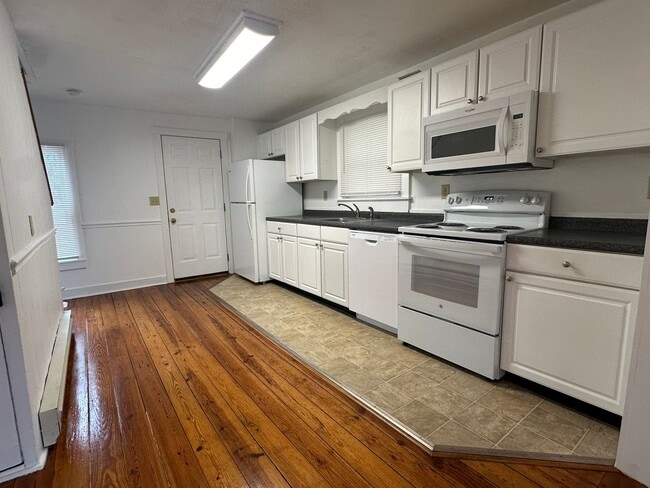 Building Photo - 115 W Germain St