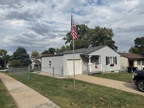 Building Photo - 518 W Sherman St