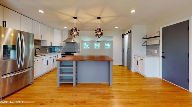 Building Photo - 505 W Rhode Island Ave