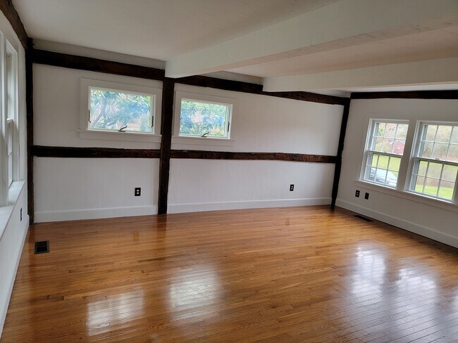 Building Photo - 199 CT-37