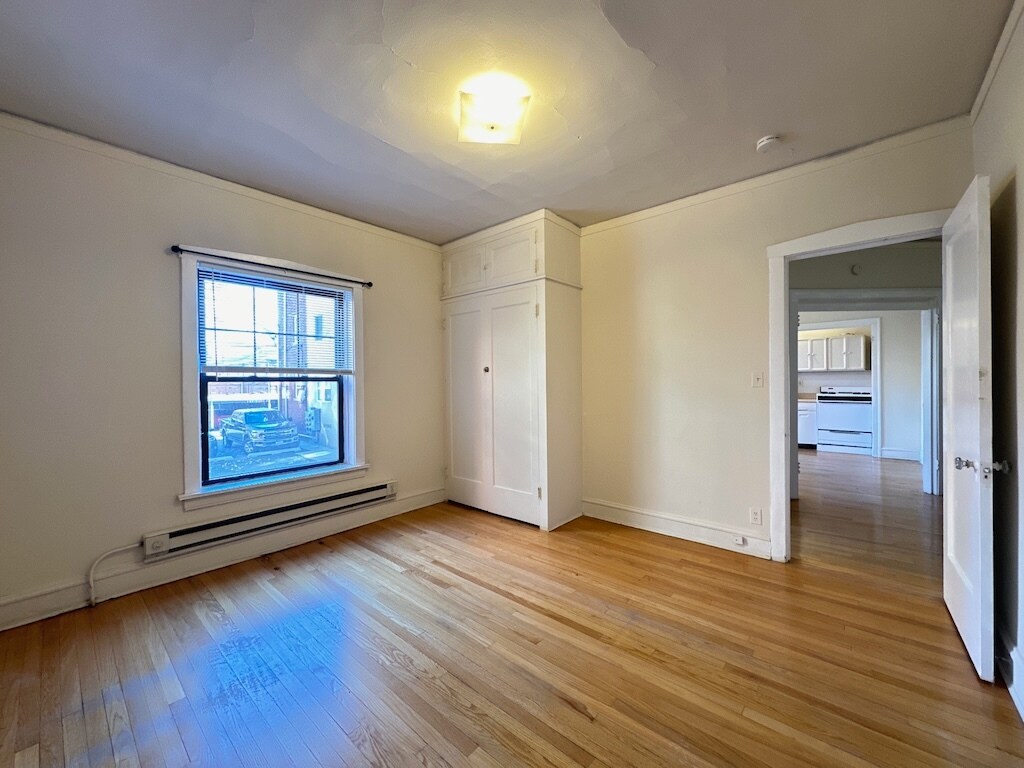 Building Photo - 1310 Oak