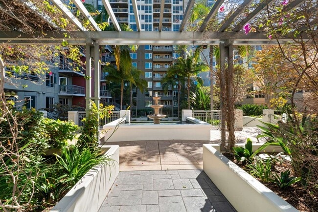 Building Photo - San Diego- Downtown- La Vita – Little Italy Condo- Split Level Style Move-In Special