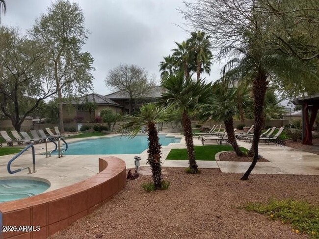 Building Photo - 5401 E Van Buren St