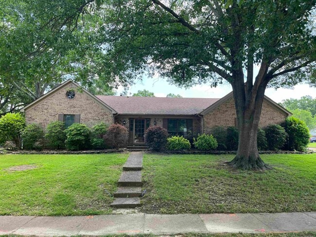 Primary Photo - 1800 Allenby Rd