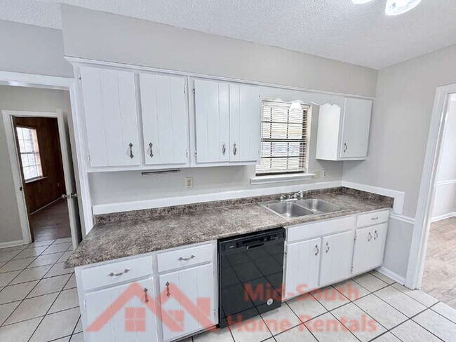 Building Photo - 7288 Hollorn Ln