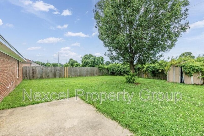 Building Photo - 2961 Churchwell Dr