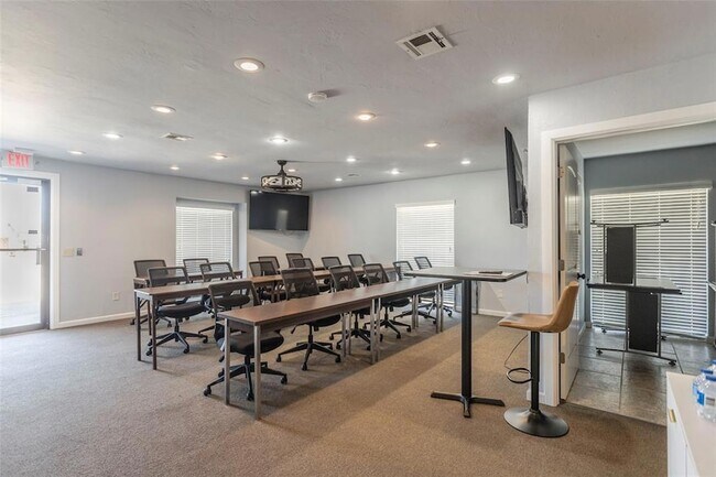 Building Photo - 1700 E State Hwy 152