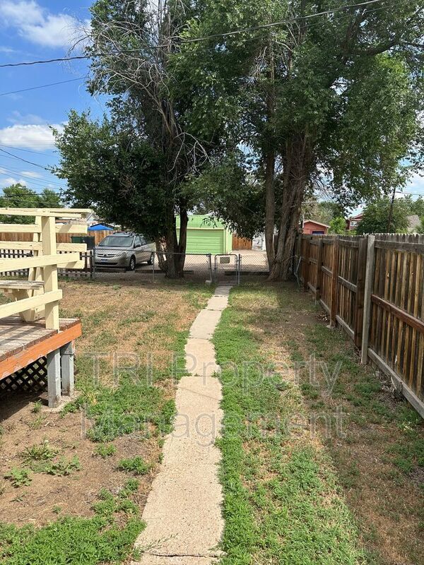 Building Photo - 1453 1/2 10th Street