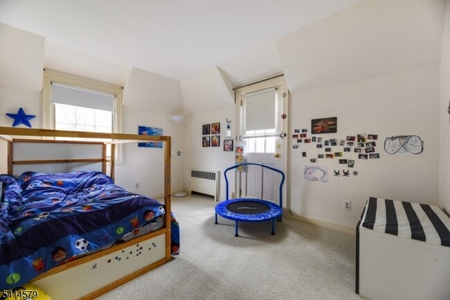 Building Photo - 869 Ridgewood Rd